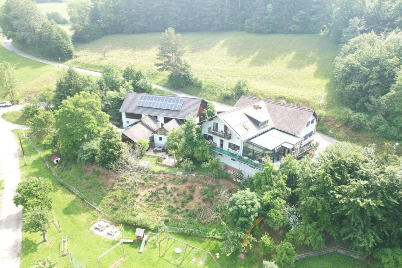 Gasthaus - Gaestehaus Schusterbauer Rein Exterior photo