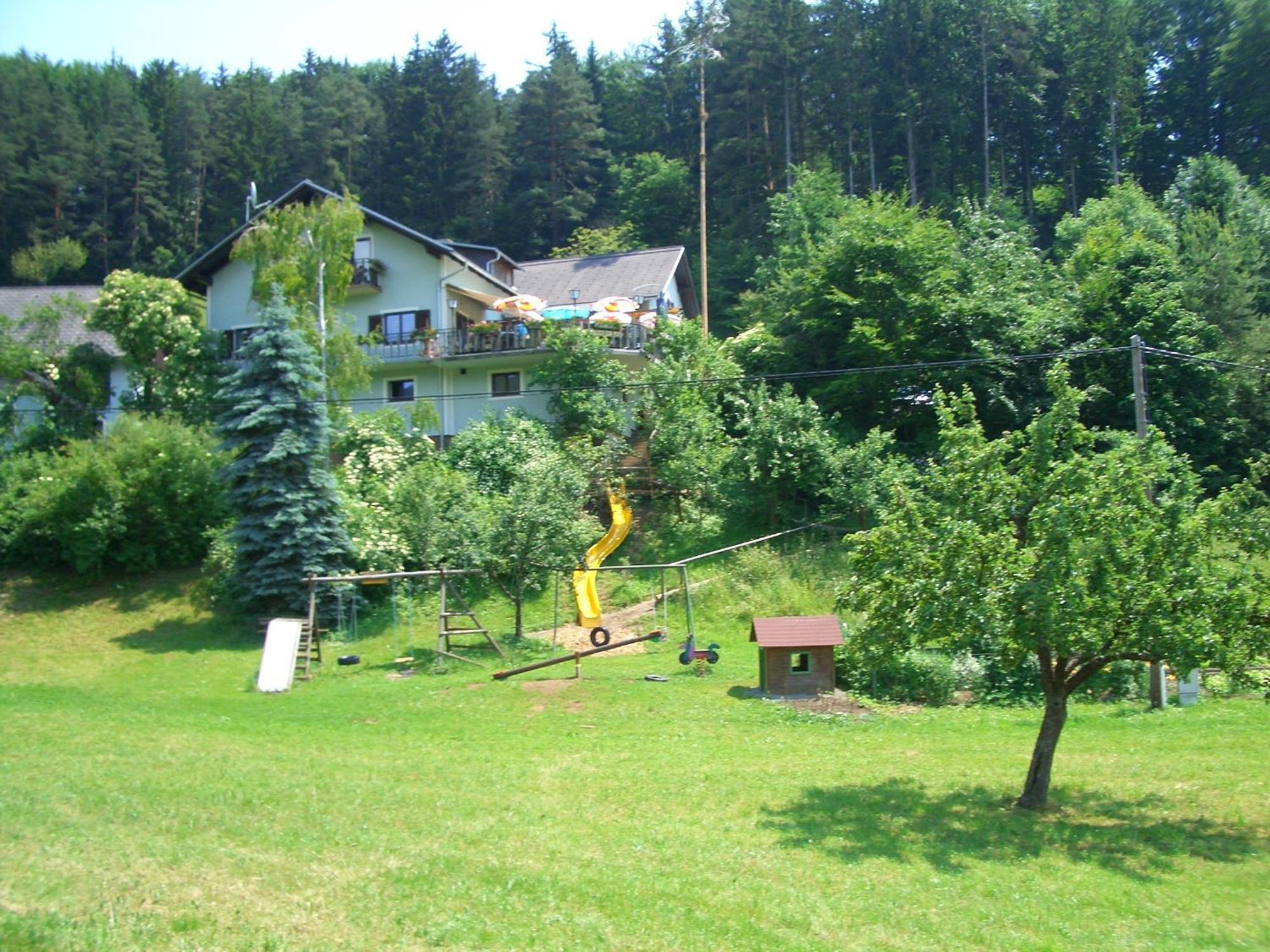 Gasthaus - Gaestehaus Schusterbauer Rein Exterior photo